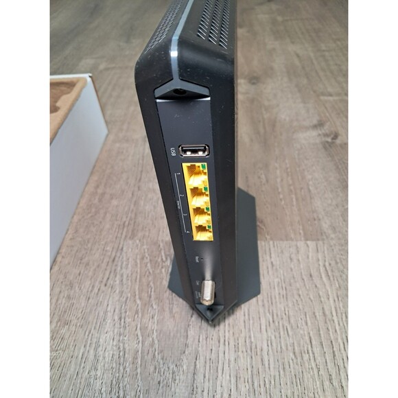 Netgear Nighthawk C7000v2 AC1900 Wi-Fi Cable Modem Router - Picture 6 of 7